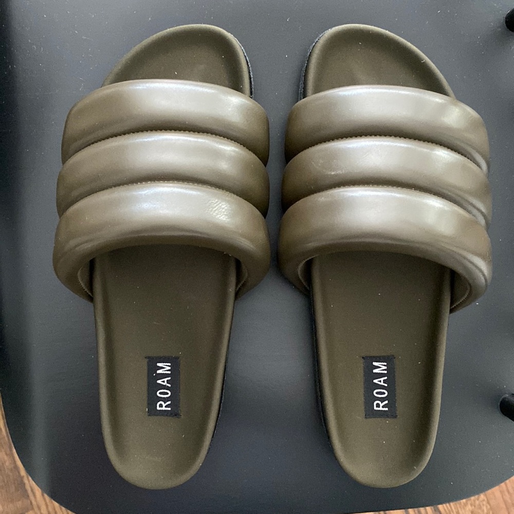 ROAM puffy slides in khaki vegan leather